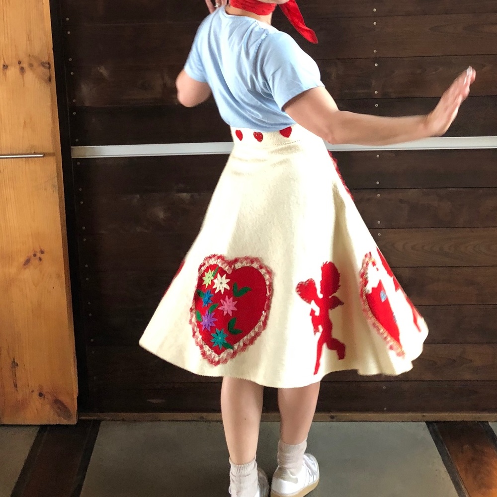 Real vintage VALENTINE CIRCLE SKIRT from the 50's, wool felt. Size S. Rockabilly